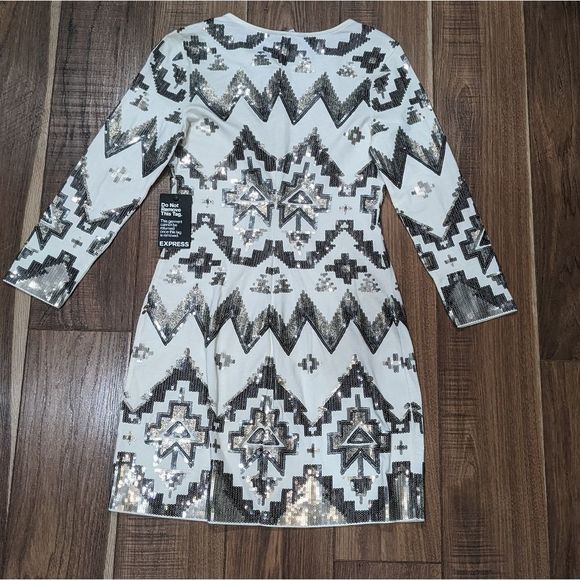 EXPRESS Women's Cream & Silver Sparkly Aztec Body Con Mini Dress. Small. - Picture 2 of 3